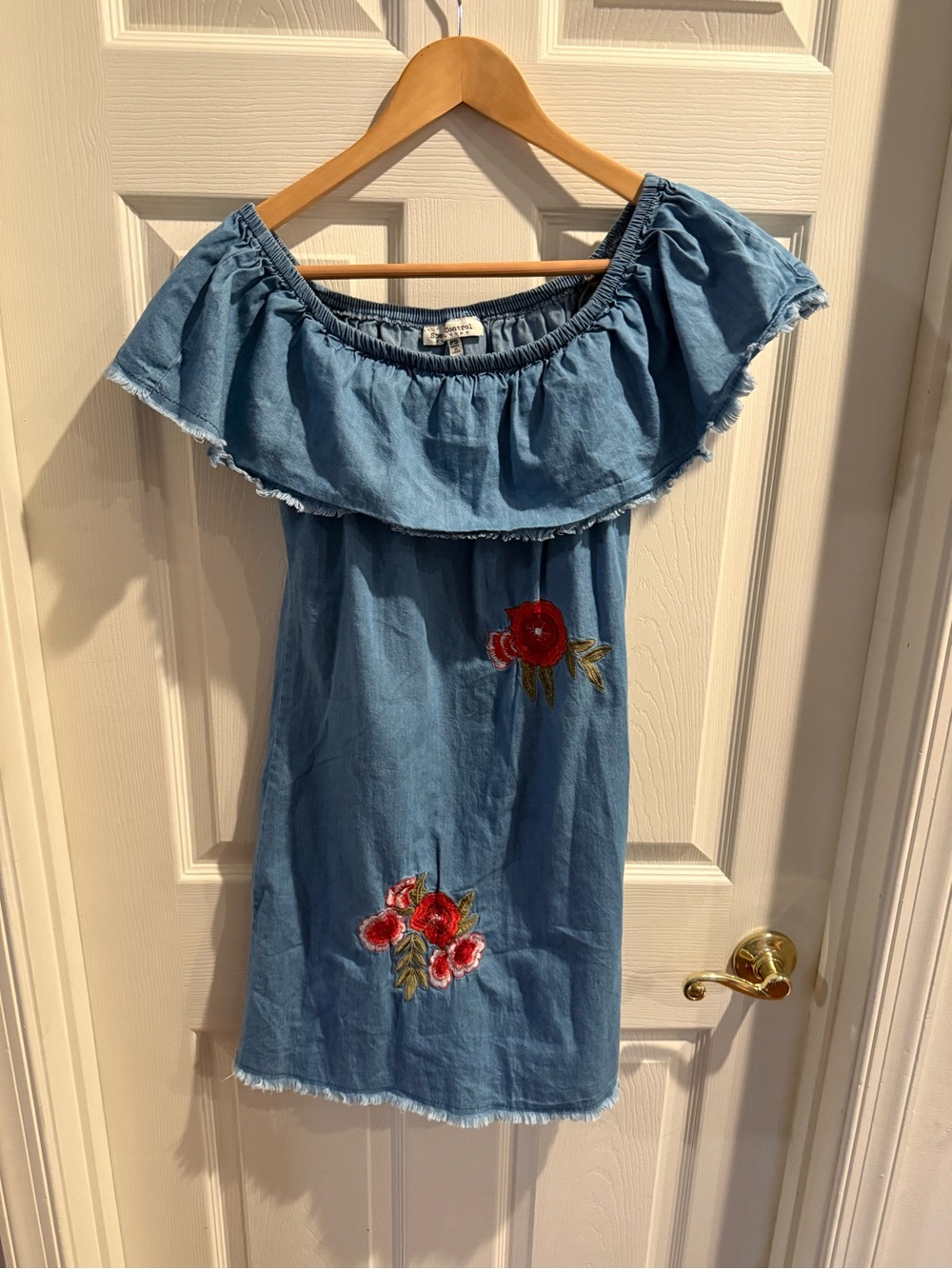 Speed Control Light Blue Off-Shoulder Shift Dress with Red Floral Embroidery